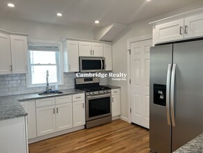 19 Brookford St, Unit 1 in Cambridge, MA - Building Photo - Building Photo