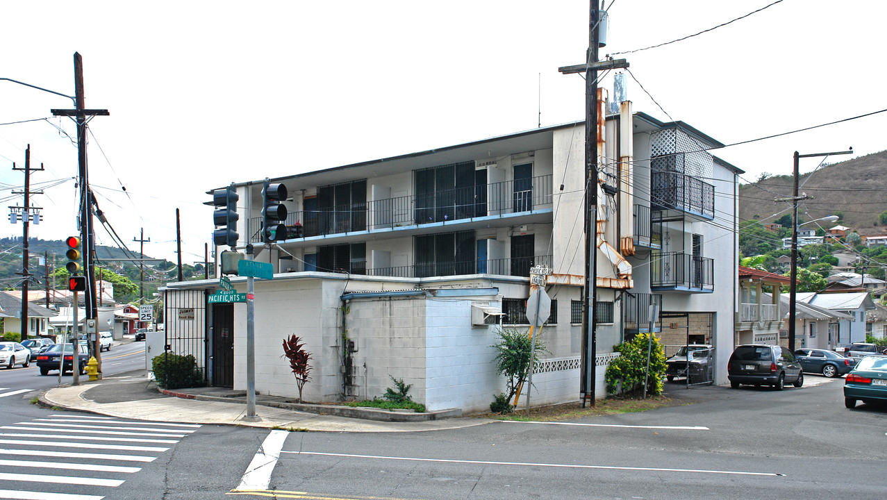 2001 Pauoa Rd in Honolulu, HI - Building Photo