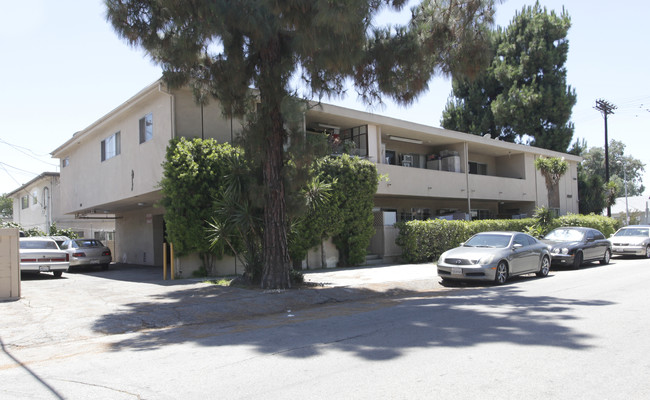 12020 Hamlin St in North Hollywood, CA - Foto de edificio - Building Photo