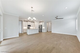 475 Polihale Wy, Unit Unit 17312 in Naples, FL - Building Photo - Building Photo
