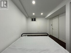 153 Morningview Trail in Toronto, ON - Building Photo - Building Photo