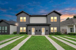8316 Corinth St in Houston, TX - Building Photo