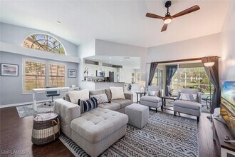 641 St Andrews Blvd in Naples, FL - Foto de edificio - Building Photo