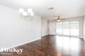 16025 SW 99th Ave in Miami, FL - Foto de edificio - Building Photo