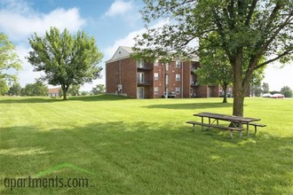 Kings View Apartments in Mason, OH - Building Photo - Building Photo