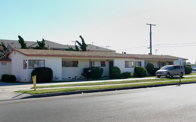 9831 Russell Ave in Garden Grove, CA - Building Photo - Building Photo