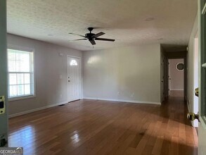 5075 Mills Dr in Cumming, GA - Building Photo - Building Photo