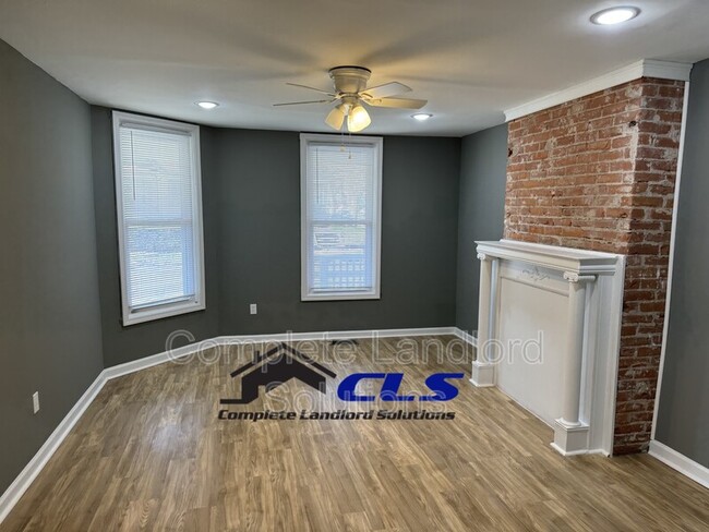 property at 702 S 8th St