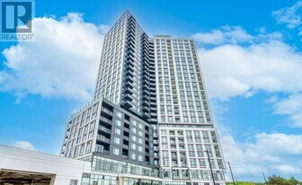 2495 Eglinton Ave W in Mississauga, ON - Building Photo