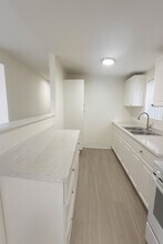 3438 W. Ariel Pl. in Anaheim, CA - Foto de edificio - Building Photo