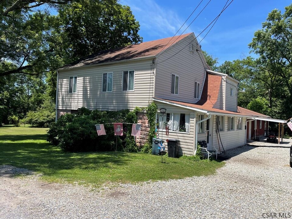 438 Belmont St in Johnstown, PA - Building Photo