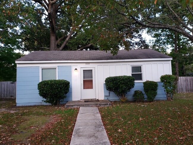 8104 Wickham Ave in Newport News, VA - Building Photo - Building Photo
