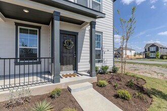 108 Hartson Dr in Taylor, TX - Building Photo - Building Photo