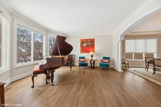 613 Lakeside Dr in Hinsdale, IL - Building Photo - Building Photo