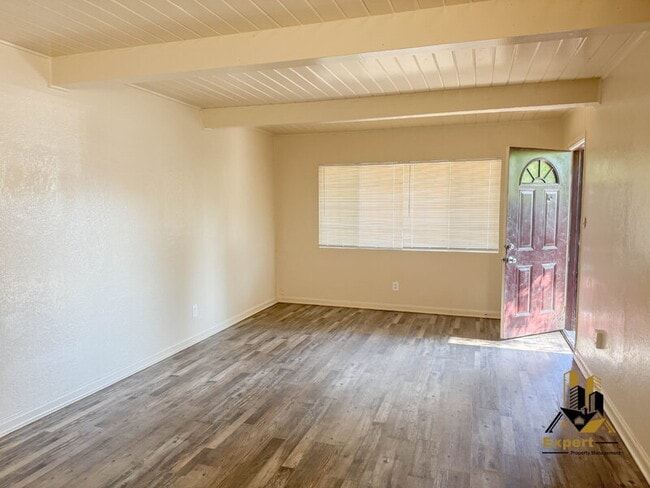 689 Santiago Ave in Sacramento, CA - Building Photo - Building Photo