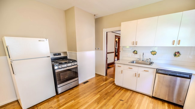 46 Paulina St, Unit 46-1 in Somerville, MA - Building Photo - Building Photo