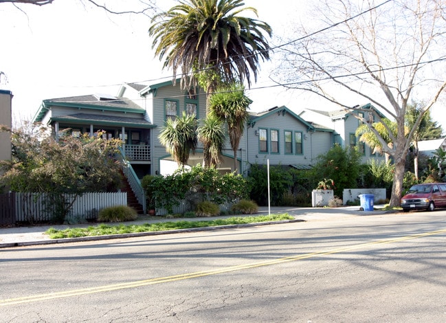 2120 6th St in Berkeley, CA - Foto de edificio - Building Photo