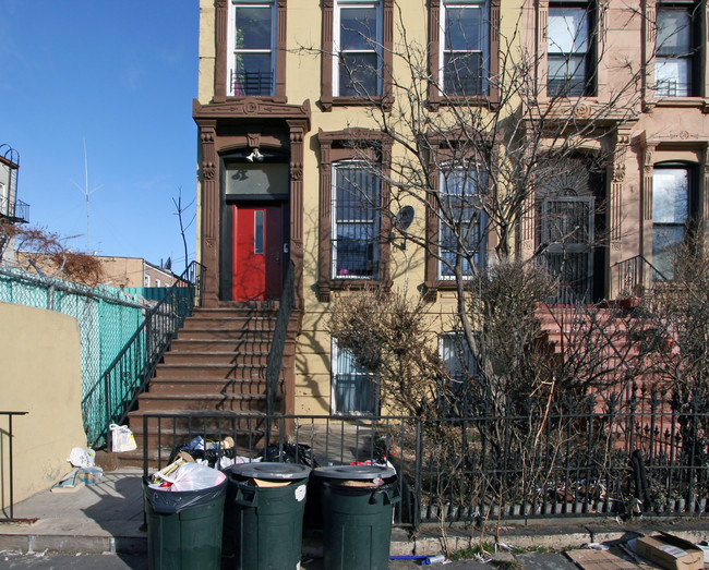 277 Hart St in Brooklyn, NY - Building Photo - Building Photo