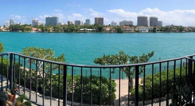 property at 10101 E Bay Harbor Dr