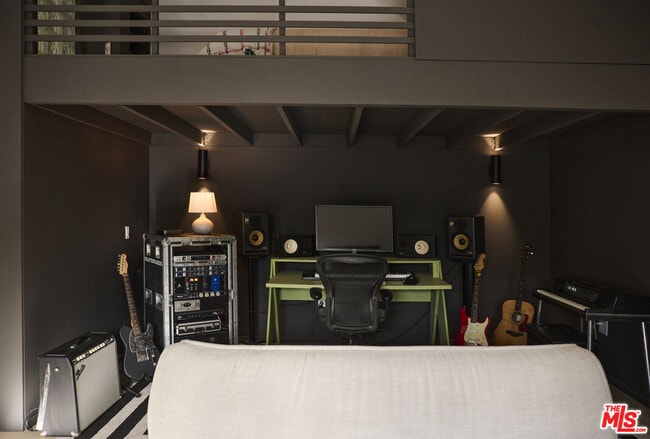 5918 Monte Vista St in Los Angeles, CA - Building Photo - Building Photo