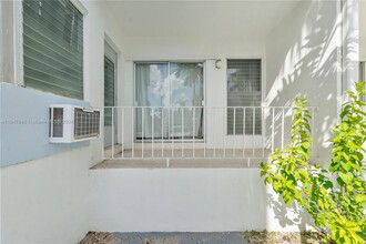 641 Española Wy in Miami Beach, FL - Building Photo - Building Photo