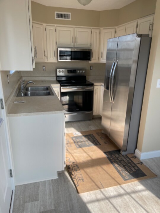 391 N 1st St in New Haven, KY - Building Photo