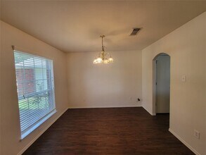 2410 Lakecrest Village Ct in Katy, TX - Foto de edificio - Building Photo