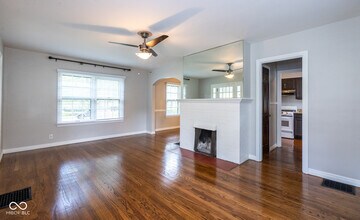 6208 W Meridian St in Indianapolis, IN - Building Photo - Building Photo