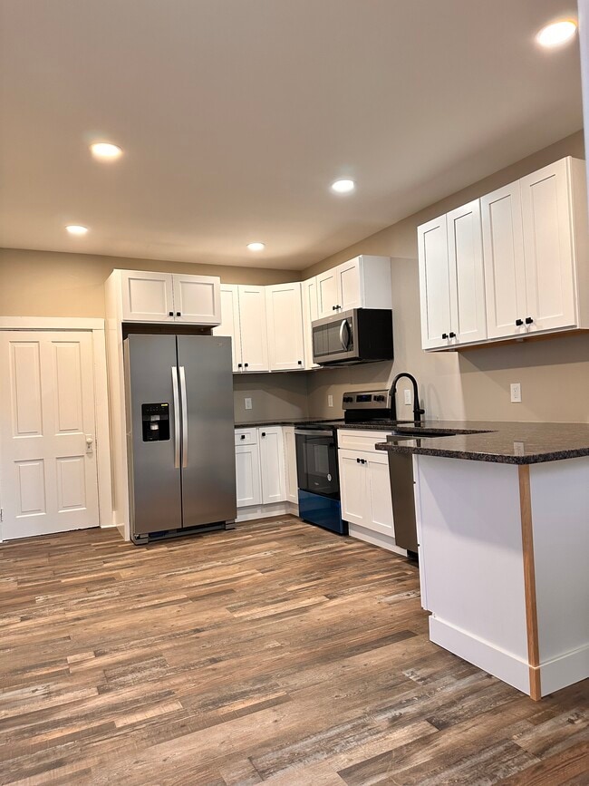 2892 Lincoln Hwy E Apartments and Nearby Ronks Apartments For Rent