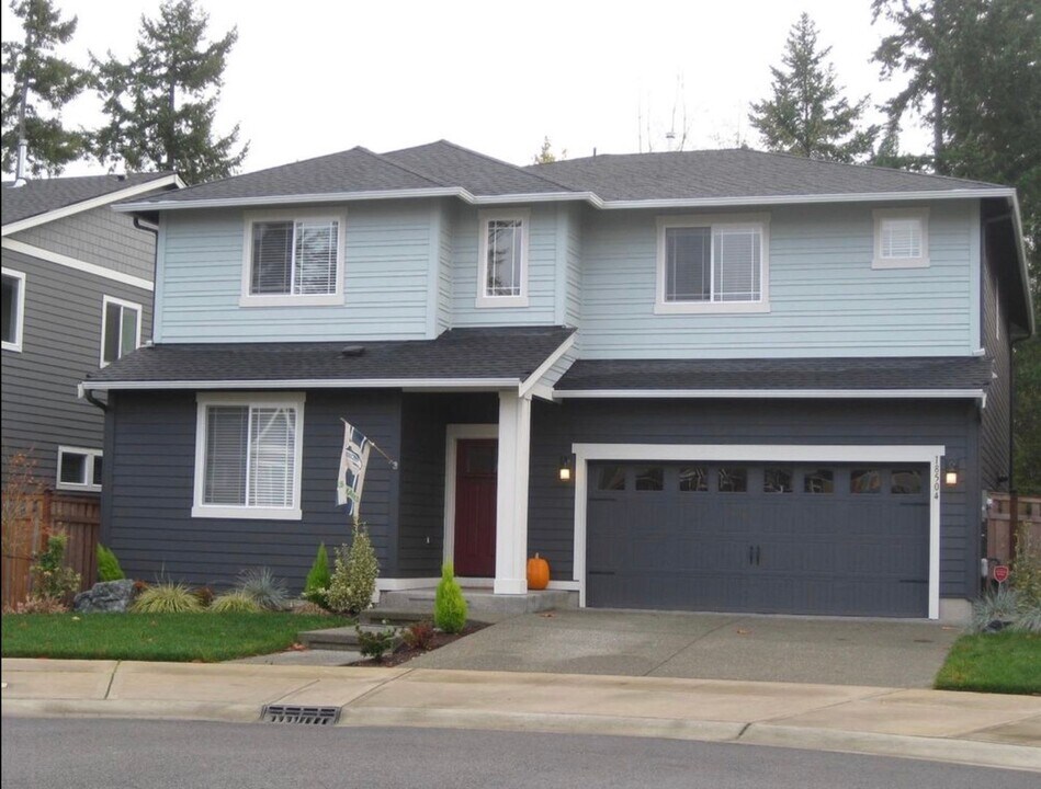 18504 139th St E in Bonney Lake, WA - Building Photo