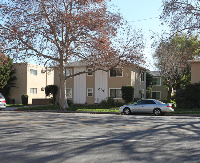 360 W Alameda Ave in Burbank, CA - Building Photo - Building Photo