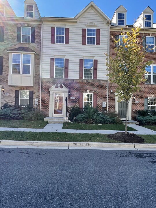 5309 Smiths Cove Ln in Greenbelt, MD - Foto de edificio