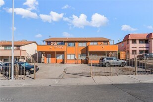 6982 Hopkins Dr in Las Vegas, NV - Building Photo