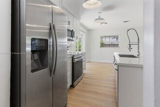 215 Grant Dr in Coral Gables, FL - Building Photo - Building Photo