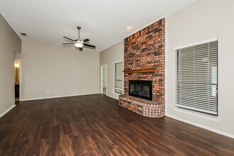 812 Ironsides Ln in Blue Mound, TX - Building Photo - Building Photo