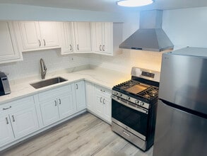 2025 34th Ave, Unit A in Oakland, CA - Foto de edificio - Building Photo