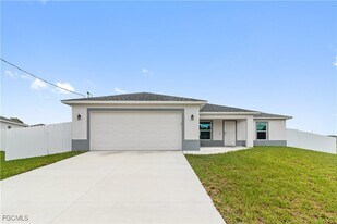 8022 Melody Cir in La Belle, FL - Building Photo