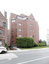 Lynden House in Worcester, MA - Foto de edificio - Building Photo