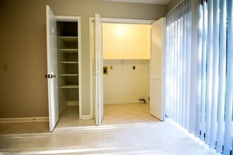 617 Palm St in Holly Springs, GA - Foto de edificio - Building Photo