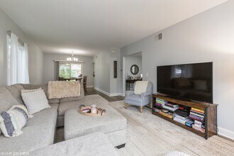 1406 Ruidoso Ct in Libertyville, IL - Building Photo - Building Photo