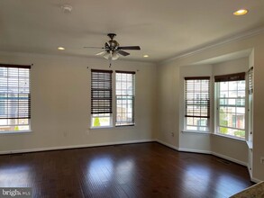 42620 Drazenovich Epoch Ter in Sterling, VA - Building Photo - Building Photo