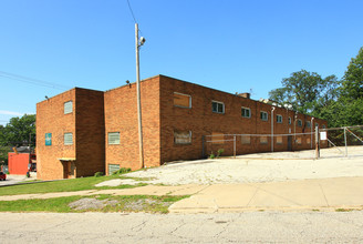 17800 Euclid Ave in Cleveland, OH - Building Photo - Building Photo