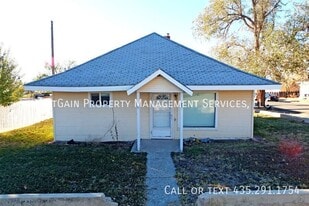 271 W 600 S in Milford, UT - Building Photo