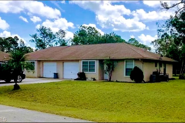 2507 Matena Ave S in Lehigh Acres, FL - Building Photo - Building Photo