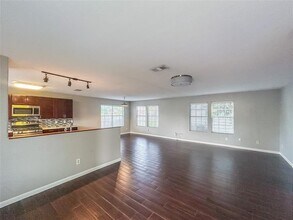 5700 Glen Meadow Dr in Austin, TX - Building Photo - Building Photo