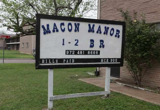 Macon Manor Apartments in Dallas, TX - Building Photo - Building Photo