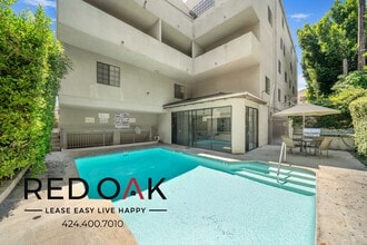 4651 Cahuenga Blvd in Los Angeles, CA - Foto de edificio - Building Photo