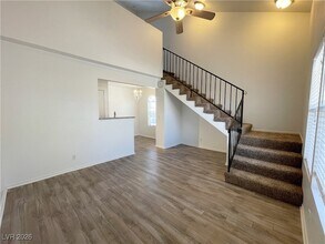 3682 Melonies Dr, Unit 1 in Las Vegas, NV - Building Photo - Building Photo