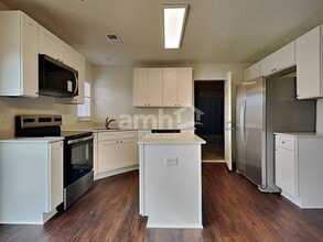 7026 Blithe Low Pl in Charlotte, NC - Foto de edificio - Building Photo