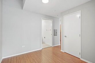 178 E Illinois St in Chicago, IL - Building Photo - Building Photo